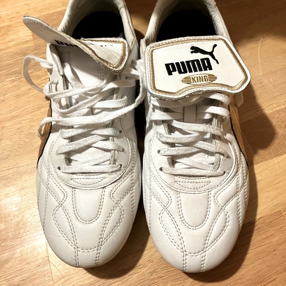 Puma King Turf/Indoor, White/Gold Leather, Size 8, Soccer